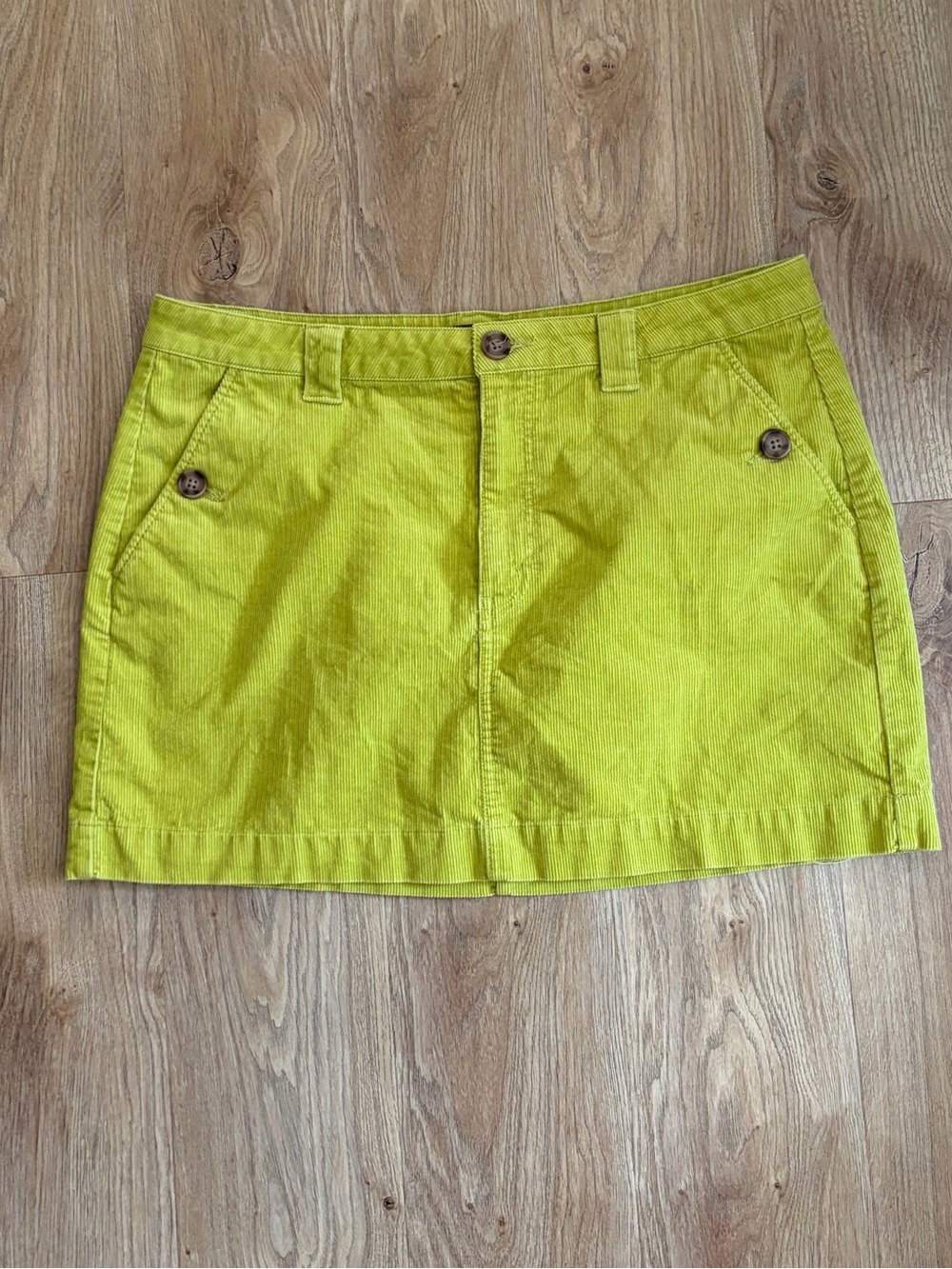 wild fable Lime Green Corduroy Women’s Sz 16 Super fun Great Condition
